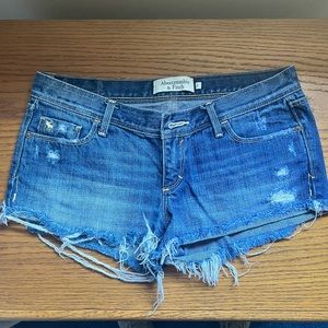 GUC Abercrombie & Fitch Low Rise Denim Shorts Size 2